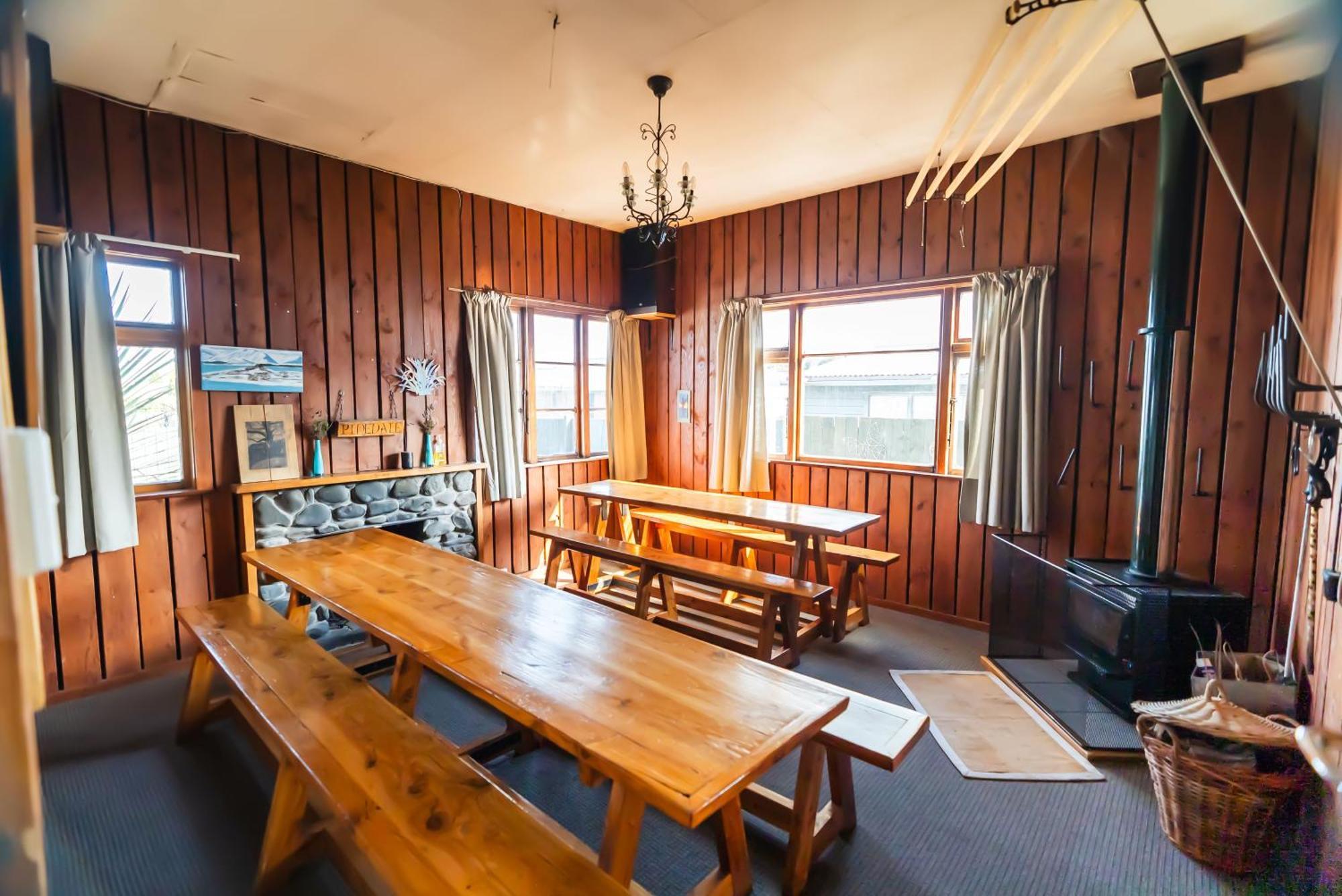 Pinedale Lodge & Apartment ميثفين المظهر الخارجي الصورة